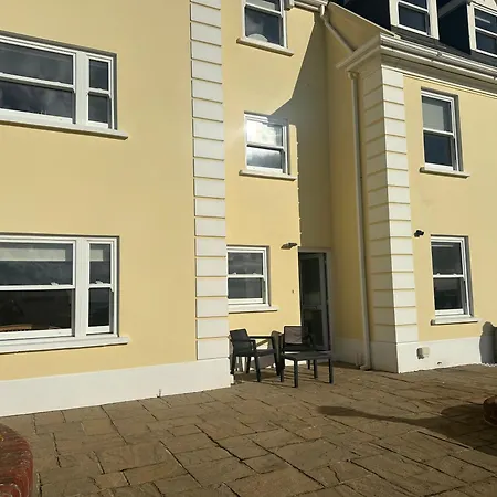 Haven Near The Sea *